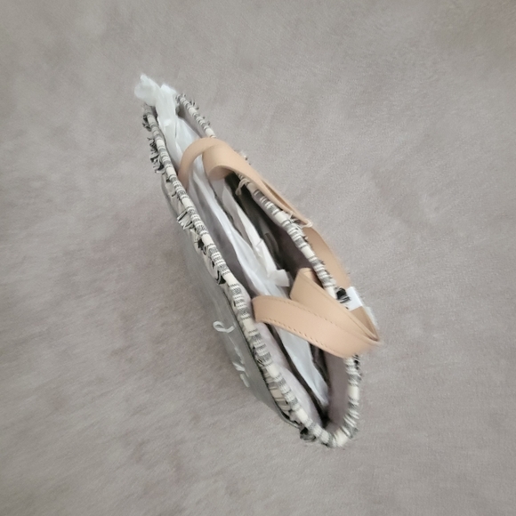 NWT Tote bag With Dust Ruffle - Picture 6 of 7